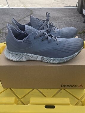 Reebok Men’s Gray Performance Running Shoes Size 11.5**